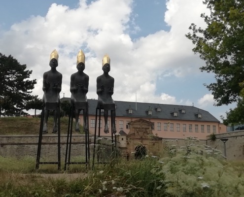 Bronze-Figuren der drei Bischöfe vom Petersberg in Erfurt